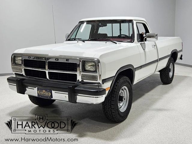 Dodge-W-Series-1992-Standard-Cab-Pickup-1