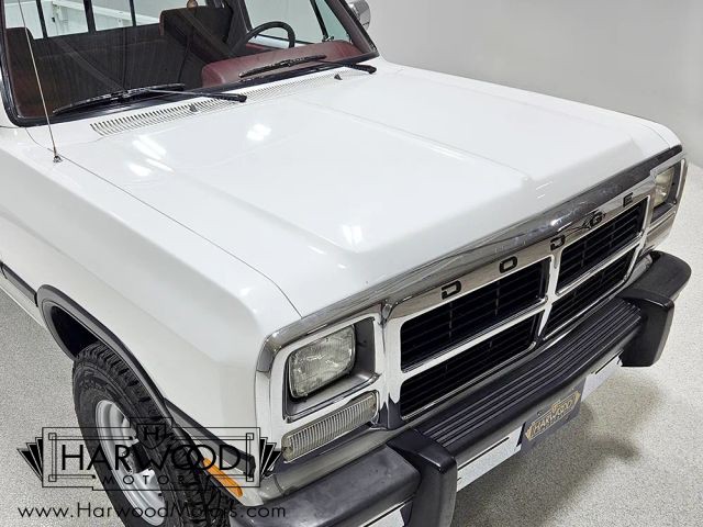 Dodge-W-Series-1992-Standard-Cab-Pickup-10