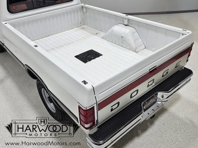 Dodge-W-Series-1992-Standard-Cab-Pickup-12