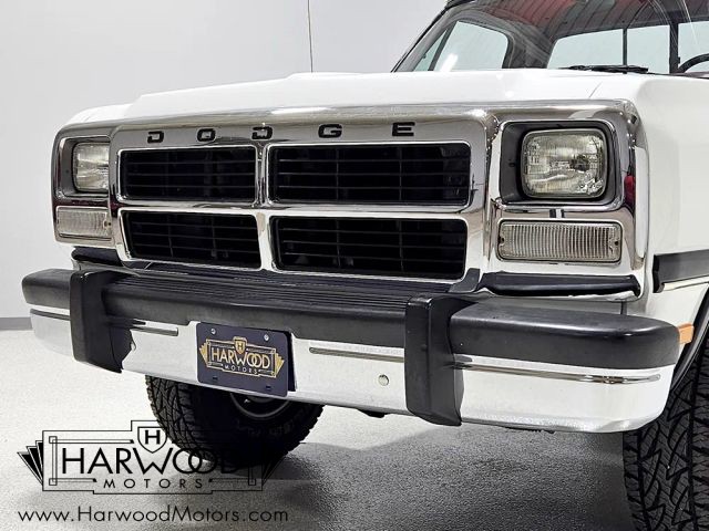 Dodge-W-Series-1992-Standard-Cab-Pickup-13
