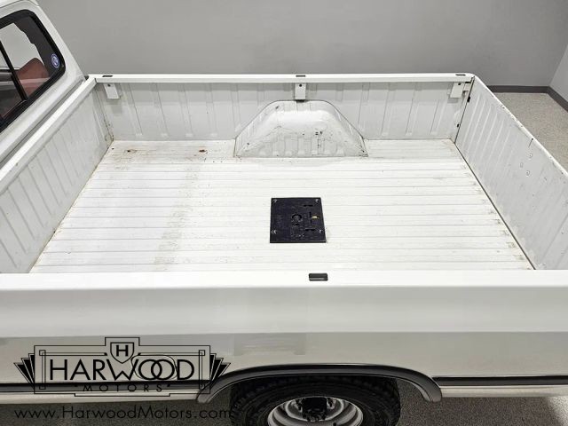 Dodge-W-Series-1992-Standard-Cab-Pickup-25