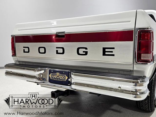 Dodge-W-Series-1992-Standard-Cab-Pickup-32