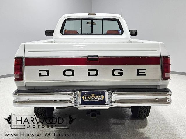 Dodge-W-Series-1992-Standard-Cab-Pickup-4