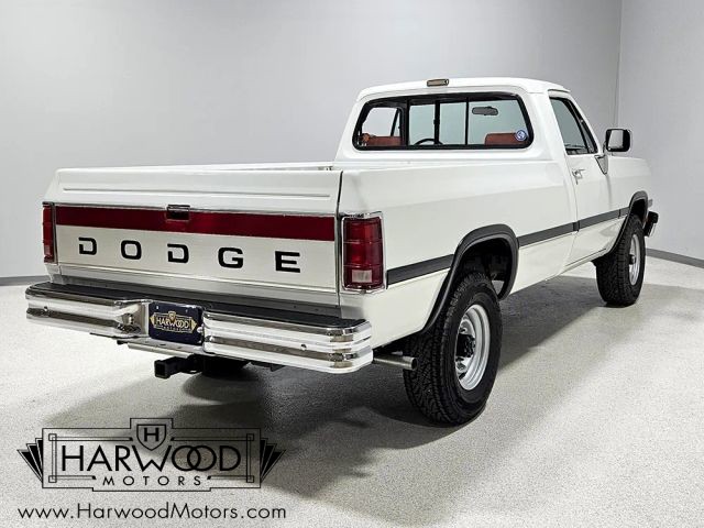 Dodge-W-Series-1992-Standard-Cab-Pickup-5