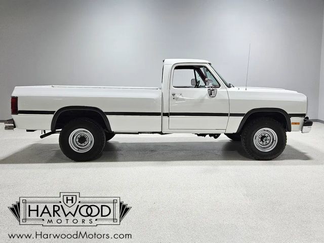 Dodge-W-Series-1992-Standard-Cab-Pickup-6