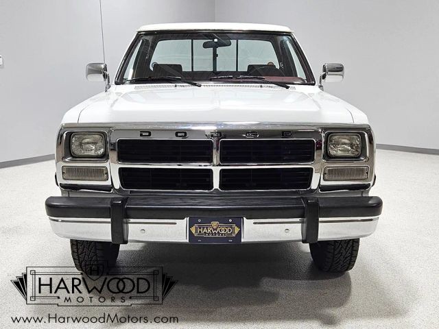 Dodge-W-Series-1992-Standard-Cab-Pickup-8