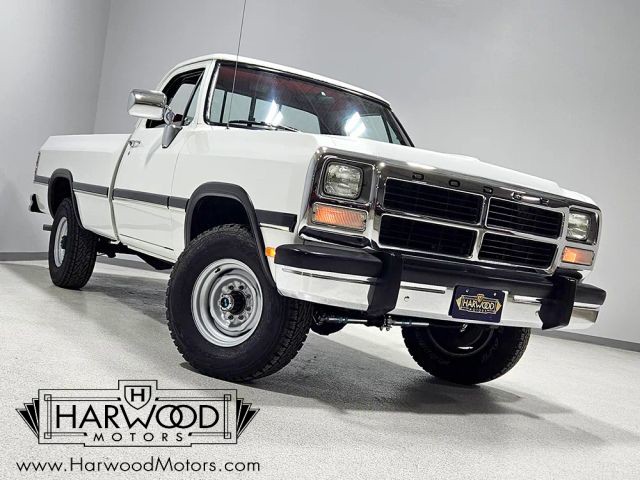 Dodge W-Series 1992 Standard Cab Pickup