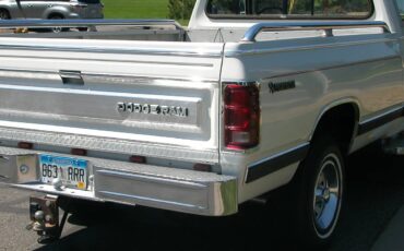 Dodge-W-series-1985-White-Red-18
