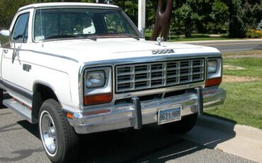 Dodge-W-series-1985-White-Red-7