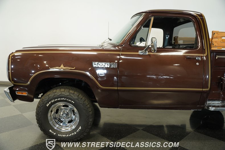 Dodge-W150-1979-Brown-Black-32
