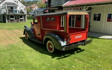 Dodge-Wc-1941-Red-And-Gray-Black-3