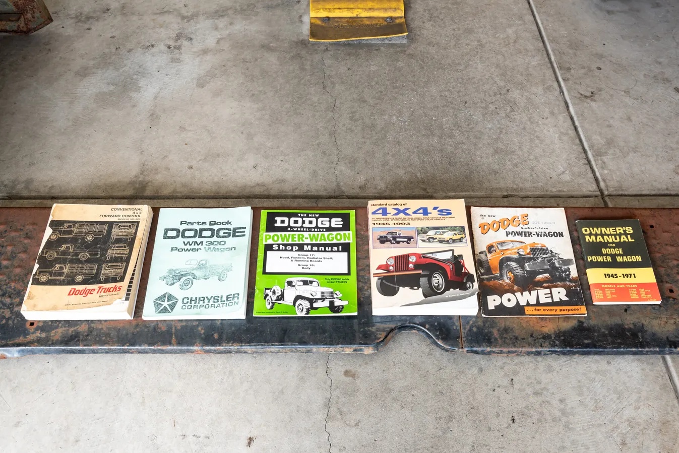 Dodge-Wm300-1964-Bell-Green-Bell-Green-amp-Brown-2