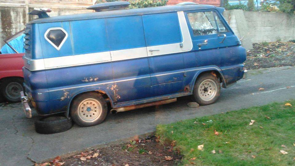 Dodge-a100-customized-1969-blue