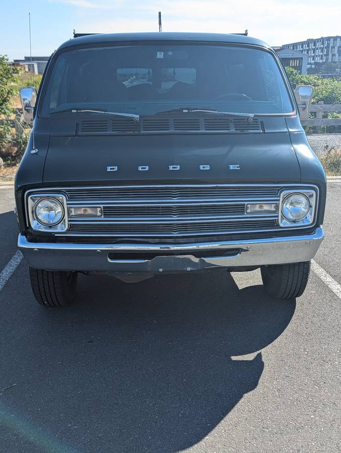Dodge-b200-1977-green-4