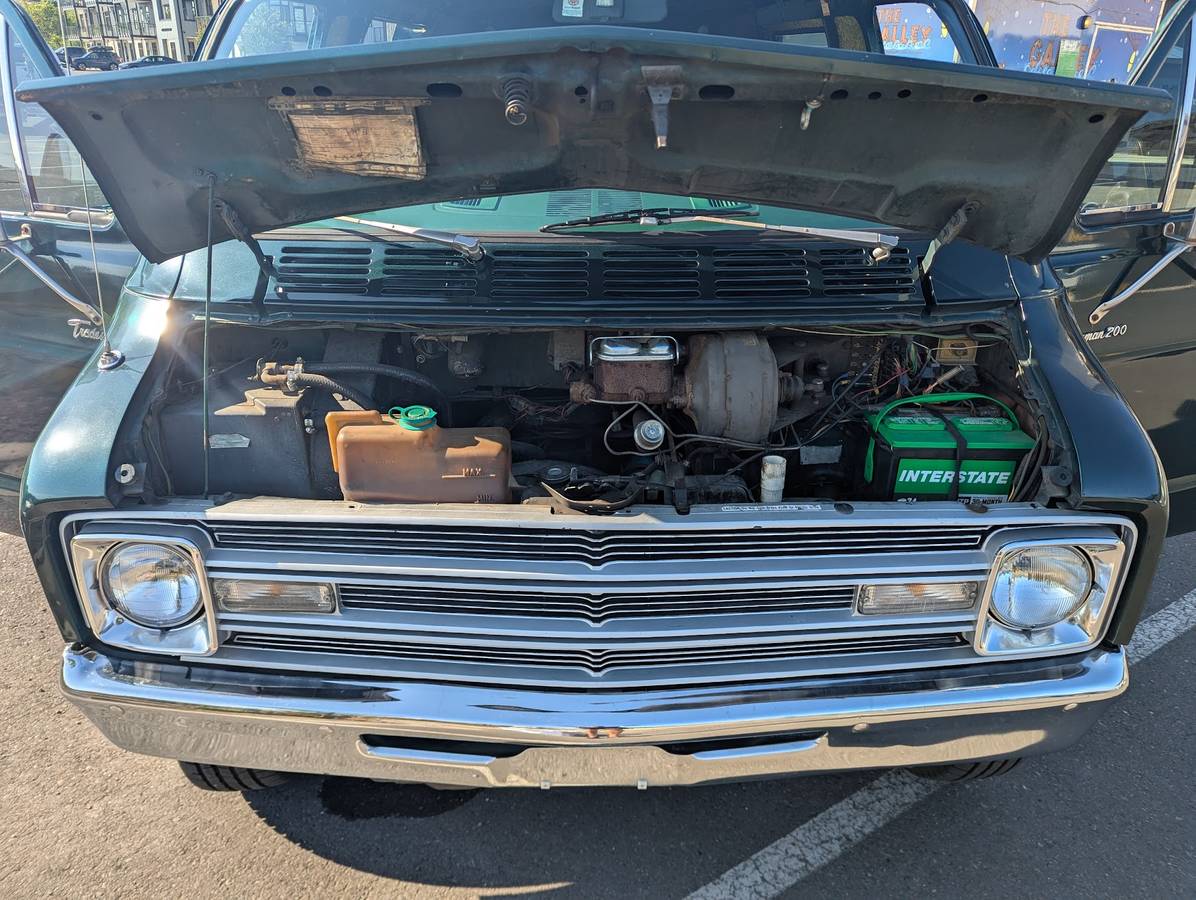 Dodge-b200-1977-green-5