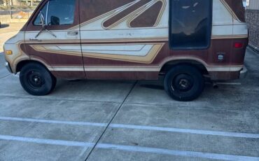 Dodge-b200-van-1978-1