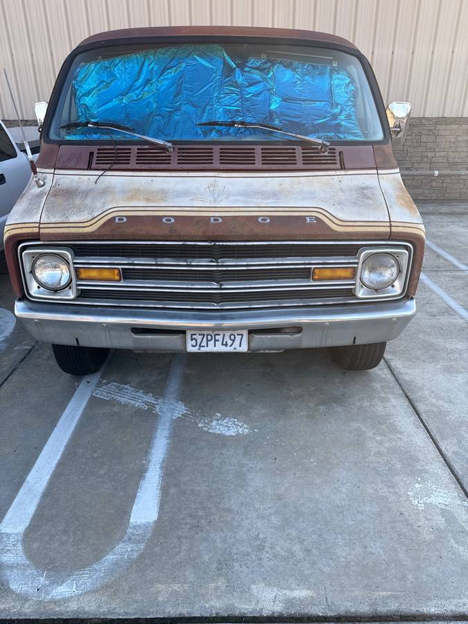 Dodge-b200-van-1978-2