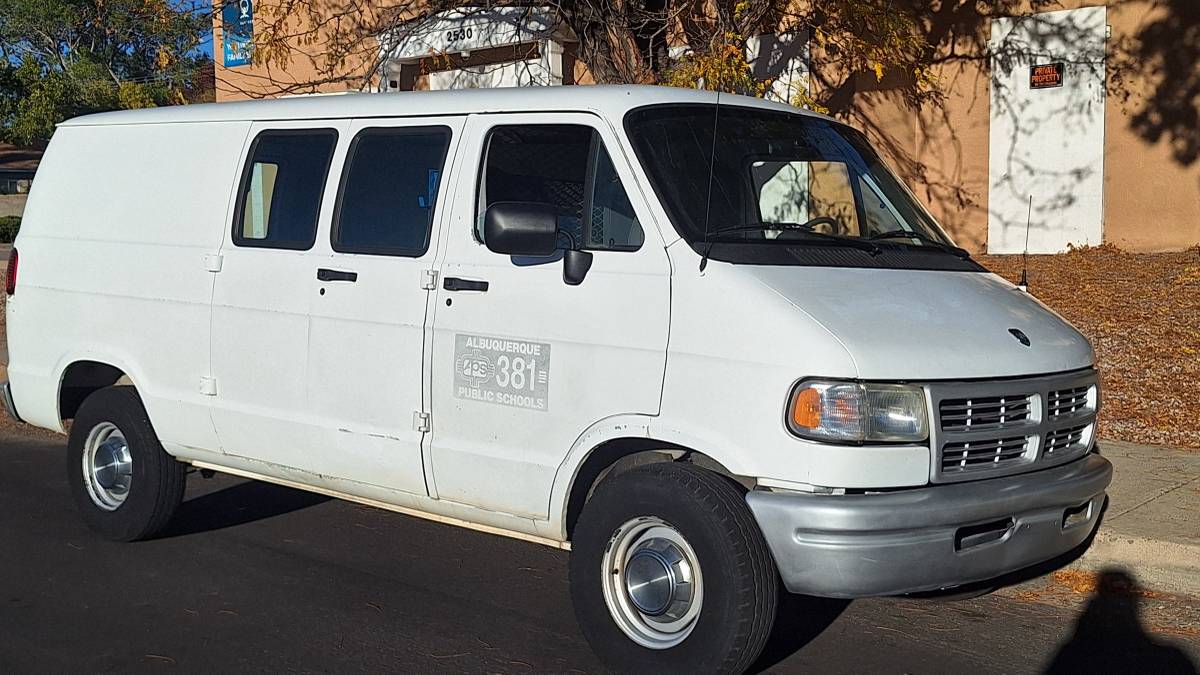 Dodge-b2500-1996-white-2