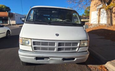 Dodge-b2500-1996-white-3