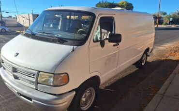 Dodge-b2500-1996-white