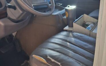 Dodge-b2500-1996-white-4