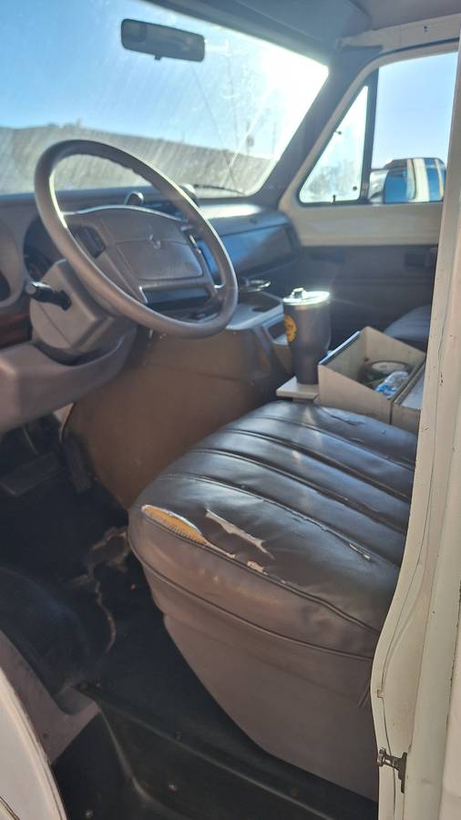 Dodge-b2500-1996-white-4