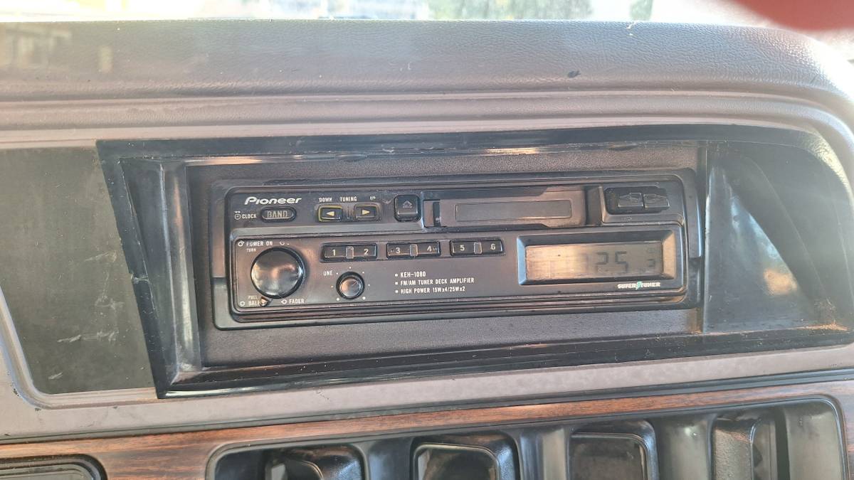 Dodge-b2500-1996-white-6