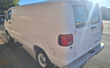 Dodge-b2500-1996-white-9