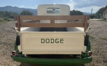 Dodge-brothers-12-ton-1942-green-3