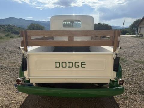 Dodge-brothers-12-ton-1942-green-3