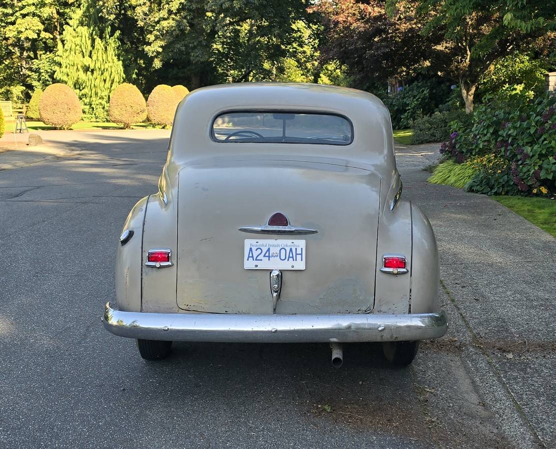 Dodge-business-coupe-1946-10