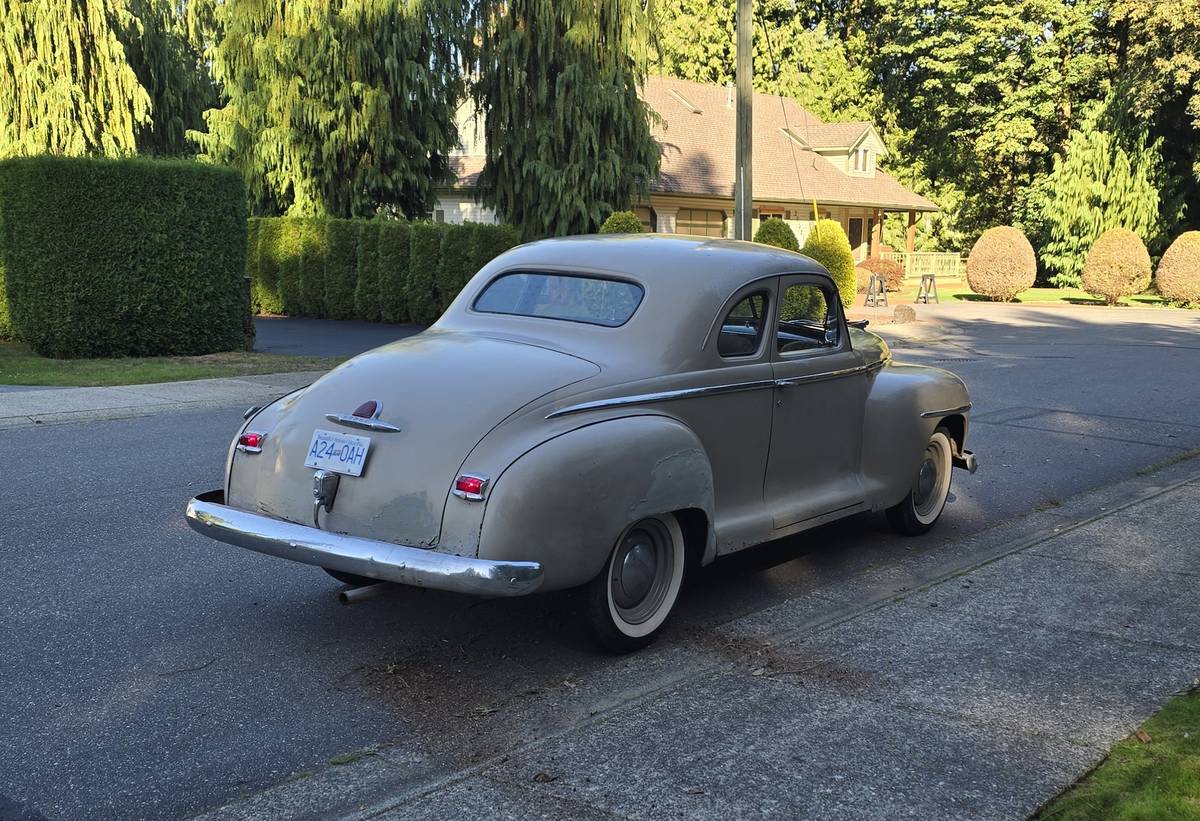Dodge-business-coupe-1946-9