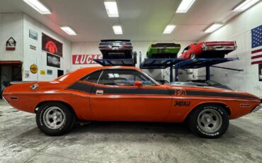 Dodge-challenger-1970-23
