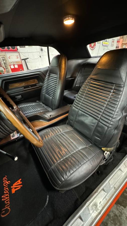 Dodge-challenger-1970-8