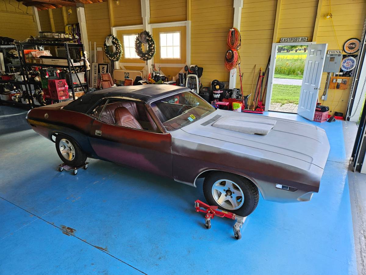 Dodge-challenger-1970-custom-1