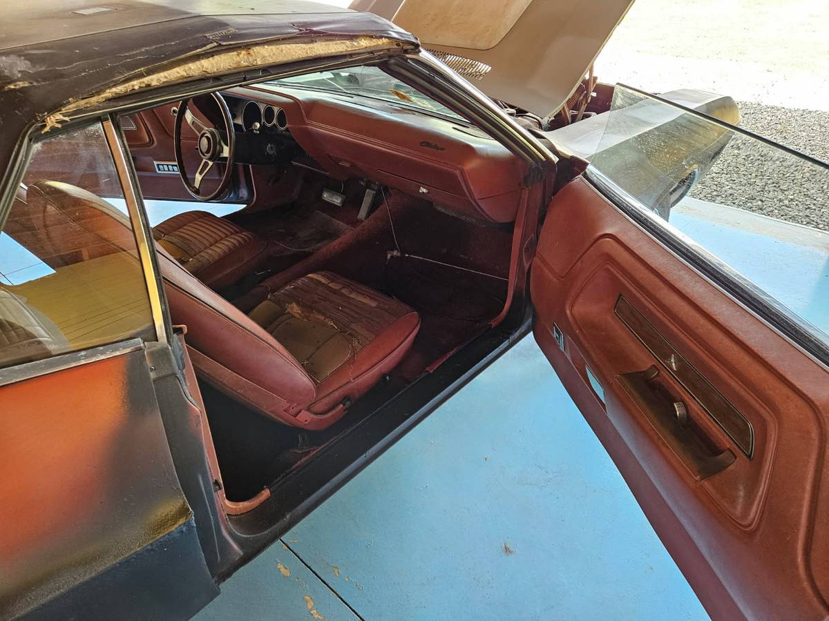 Dodge-challenger-1970-custom-18