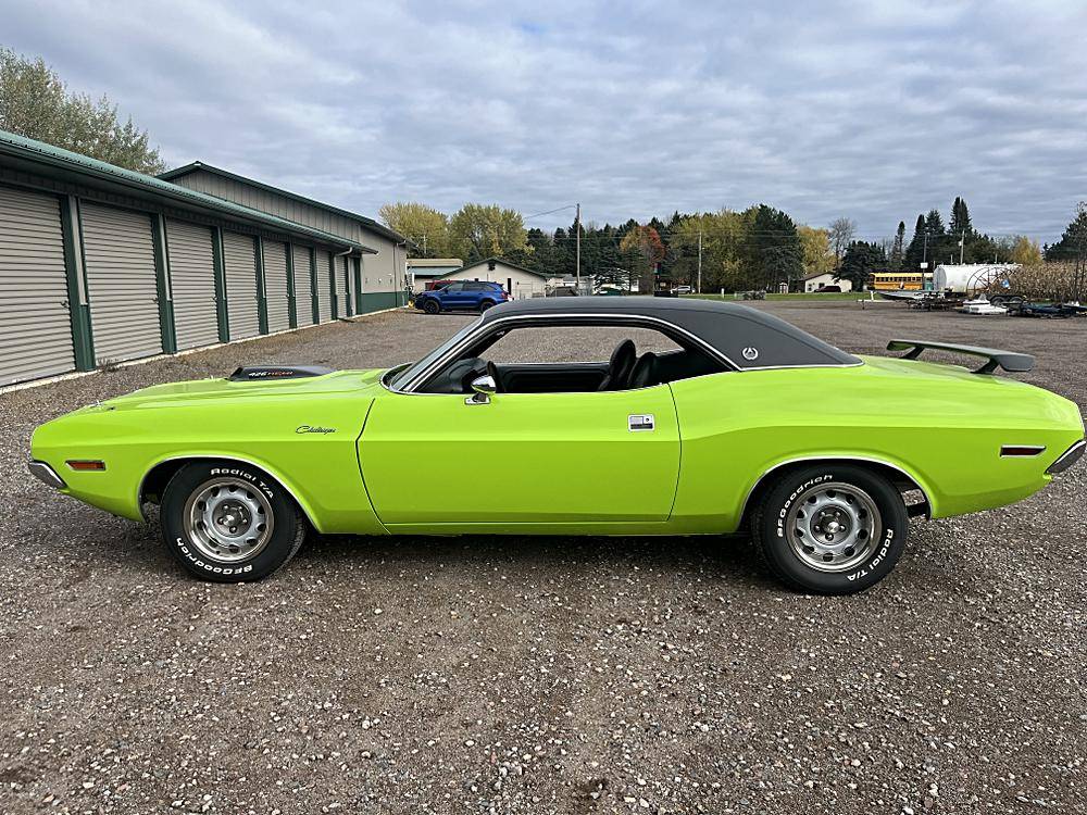 Dodge-challenger-1970-green-20