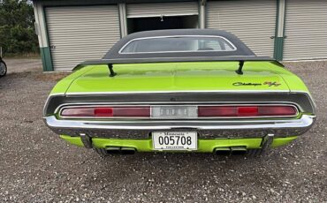 Dodge-challenger-1970-green-26