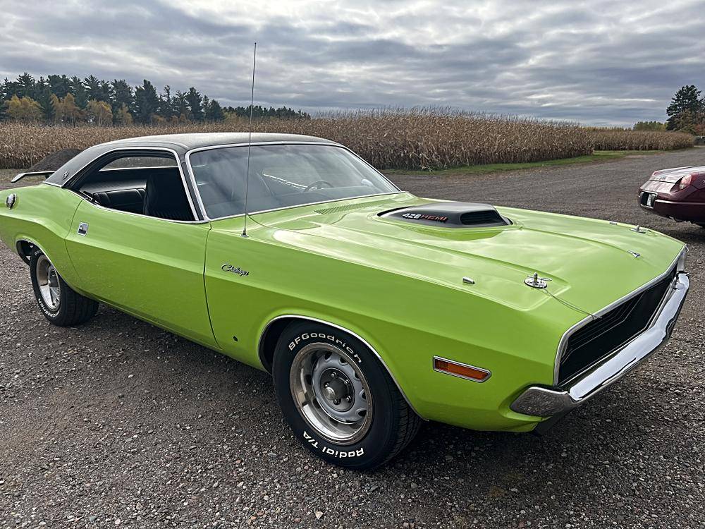 Dodge-challenger-1970-green-29