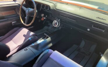 Dodge-challenger-1970-orange-12