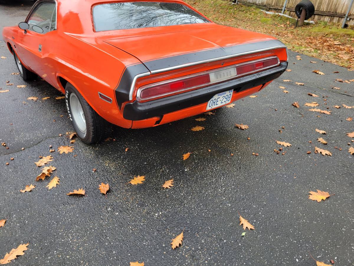 Dodge-challenger-1970-orange-13