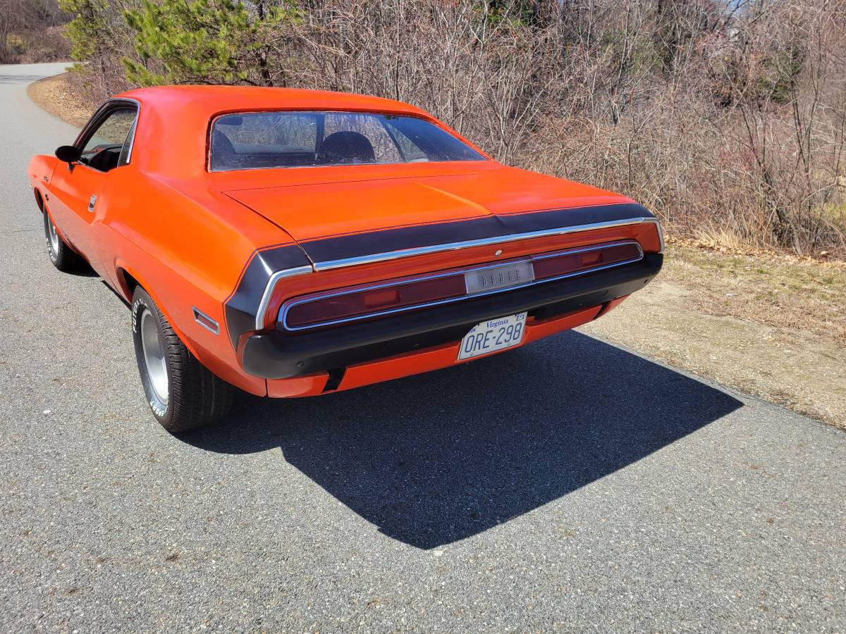Dodge-challenger-1970-orange-4