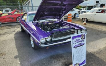 Dodge-challenger-1970-purple-21
