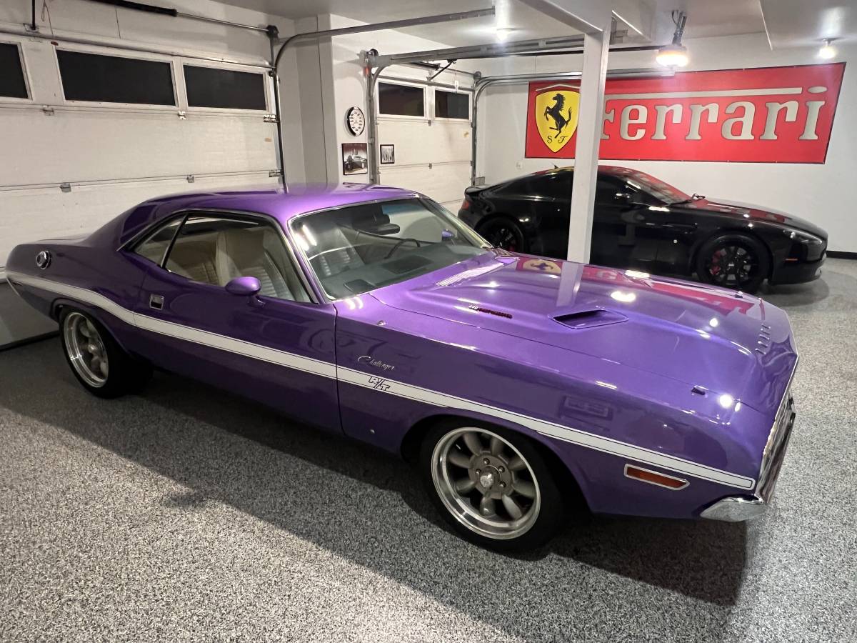 Dodge-challenger-1970-purple