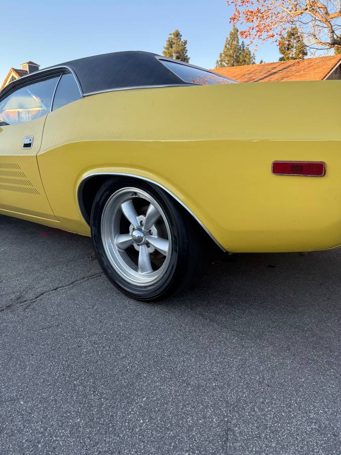 Dodge-challenger-1972-yellow-5