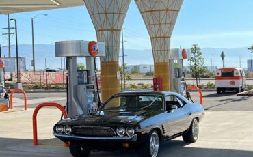 Dodge-challenger-1973-black-2