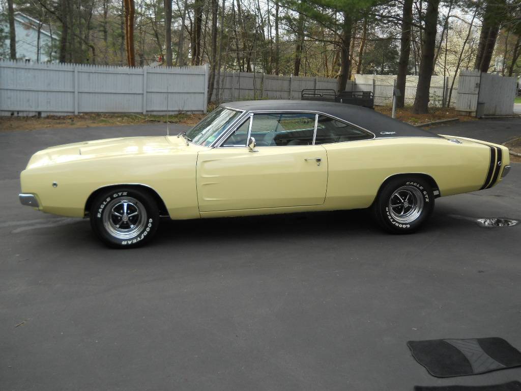 Dodge-charger-1968-yellow-1