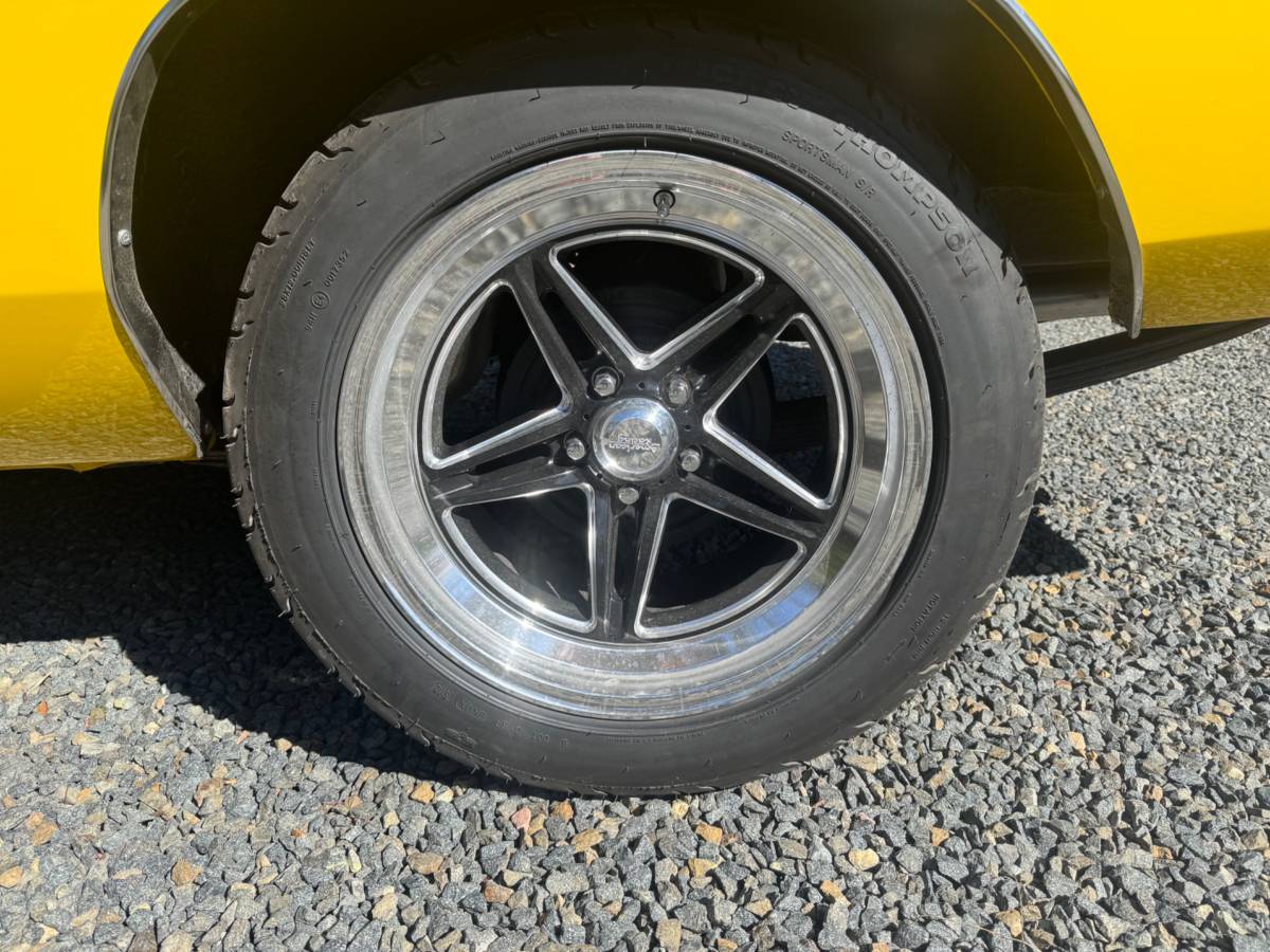 Dodge-charger-1968-yellow-11