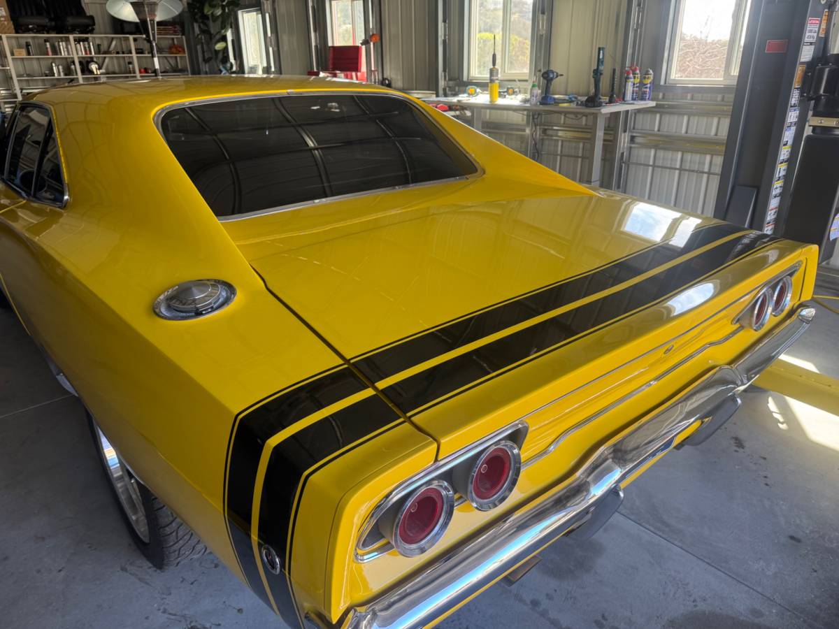 Dodge-charger-1968-yellow-2