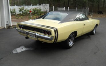 Dodge-charger-1968-yellow-4
